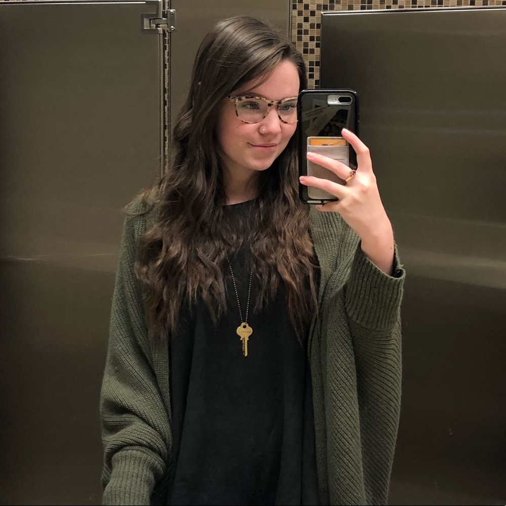 Meet your Posher, Emily